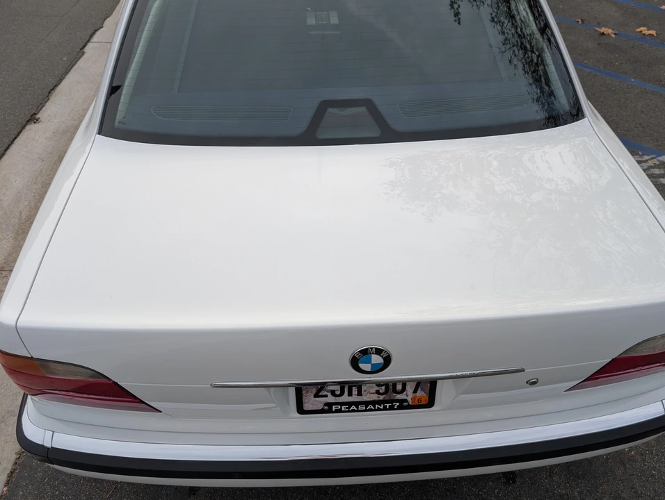 2000 BMW E38 750i & 750iL Sedan - Image 28 of 31