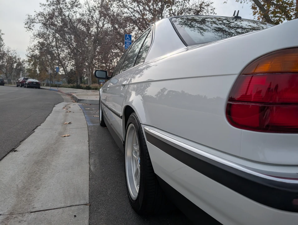 2000 BMW E38 750i & 750iL Sedan - Image 25 of 31