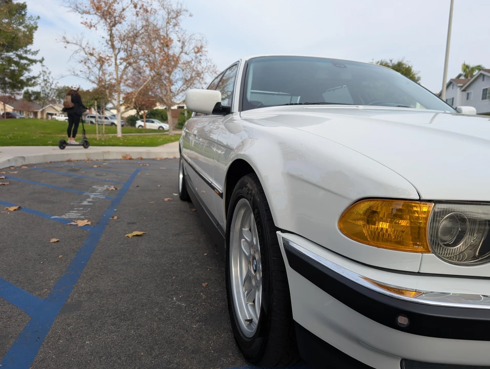 2000 BMW E38 750i & 750iL Sedan - Image 19 of 31