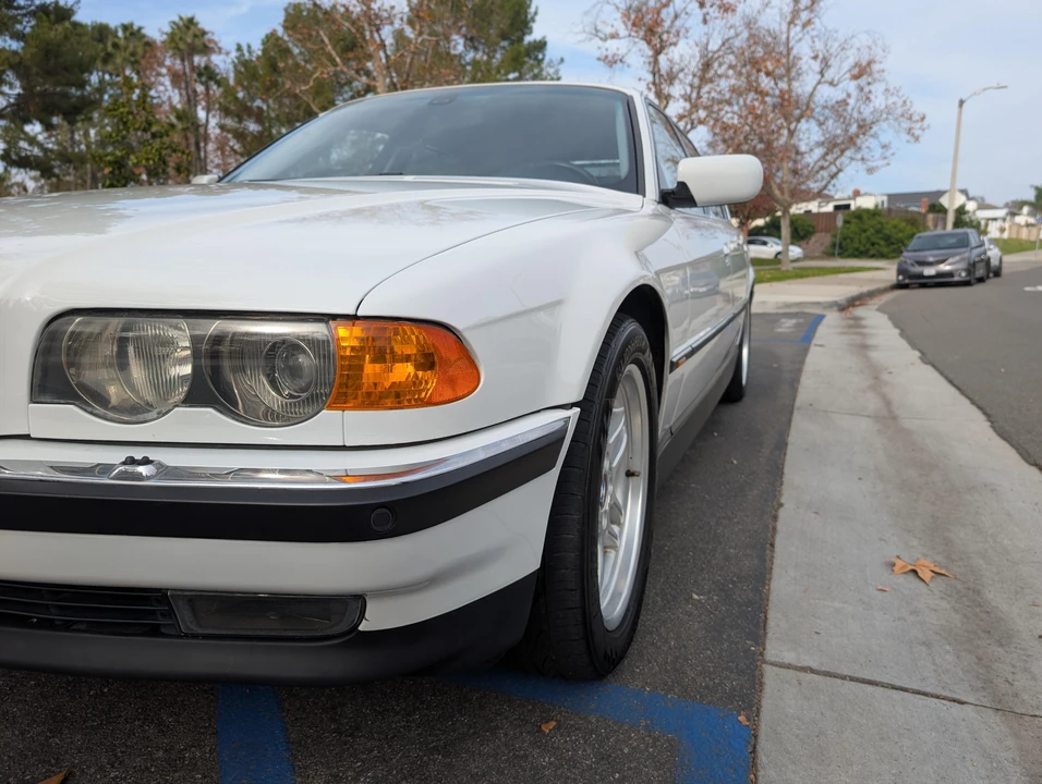 2000 BMW E38 750i & 750iL Sedan - Image 20 of 31