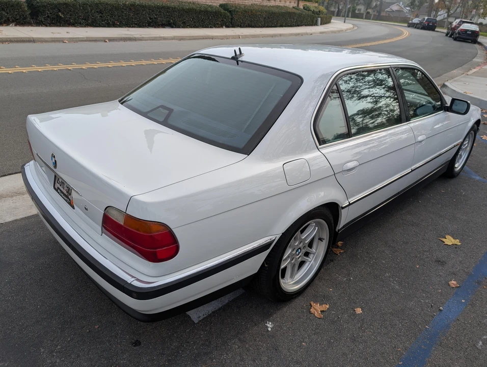 2000 BMW E38 750i & 750iL Sedan - Image 13 of 31