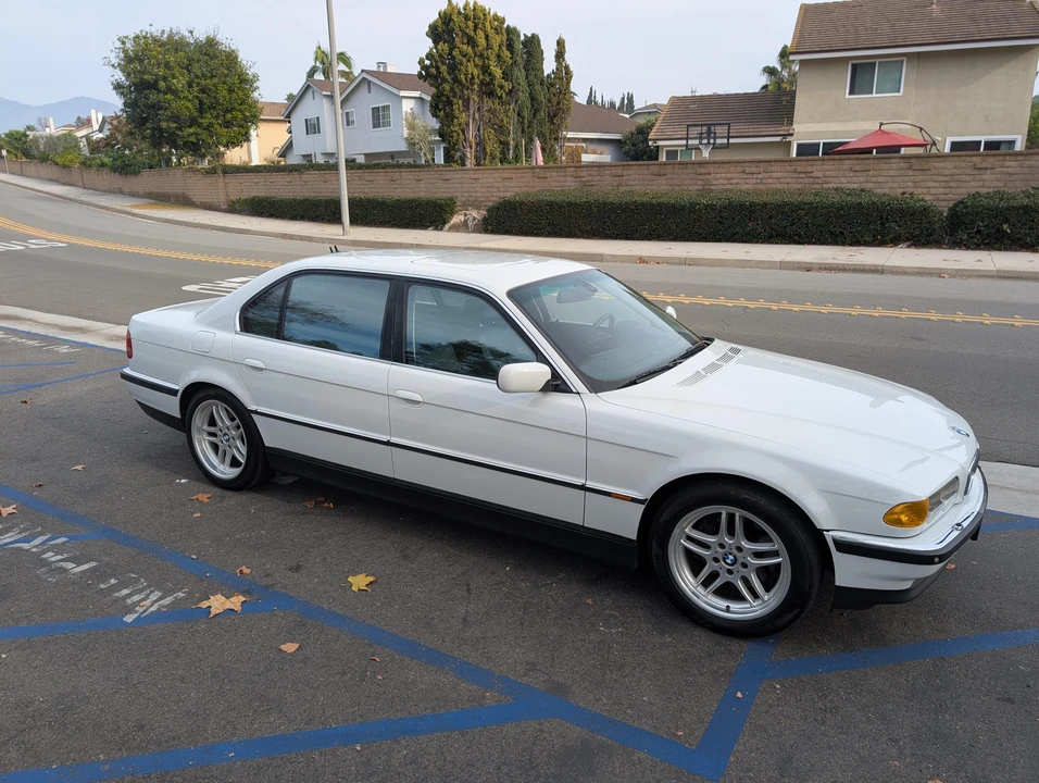 2000 BMW E38 750i & 750iL Sedan - Image 16 of 31
