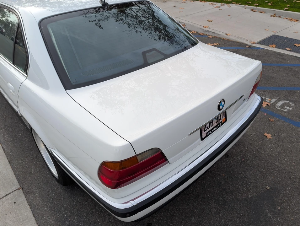 2000 BMW E38 750i & 750iL Sedan - Image 27 of 31