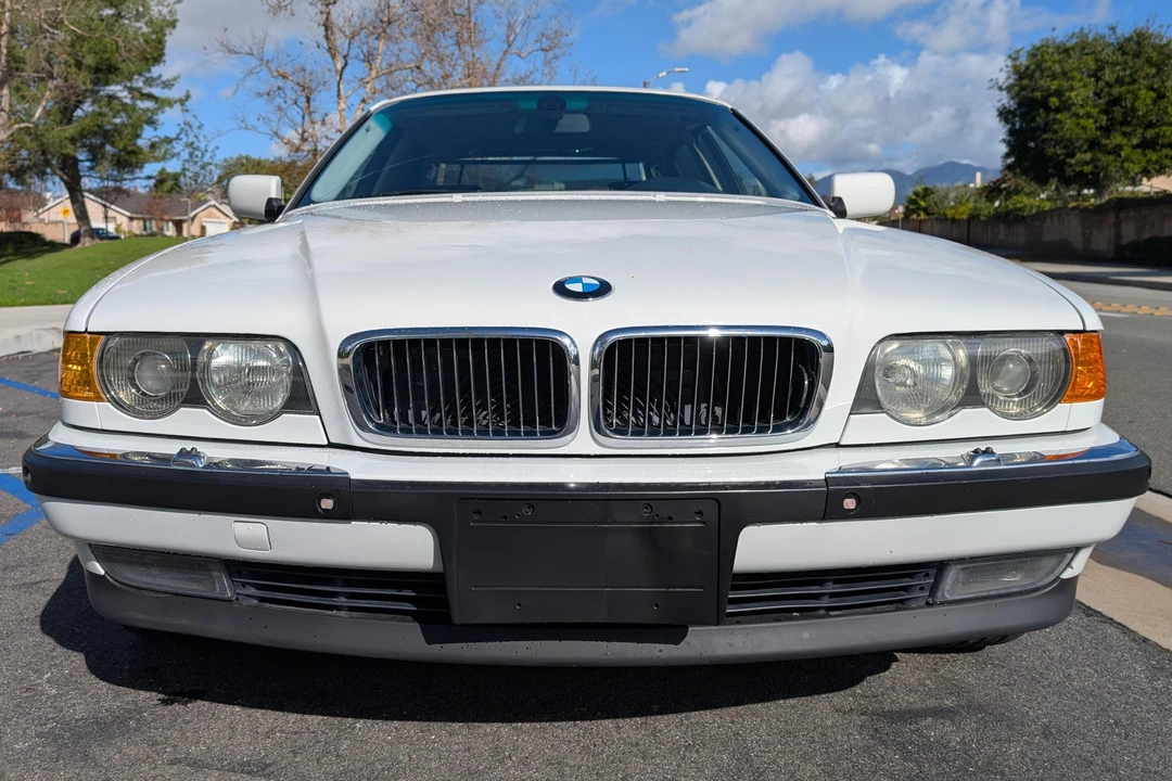 2000 BMW E38 750i & 750iL Sedan - Image 2 of 31