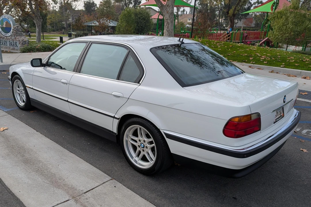 2000 BMW E38 750i & 750iL Sedan - Image 4 of 31