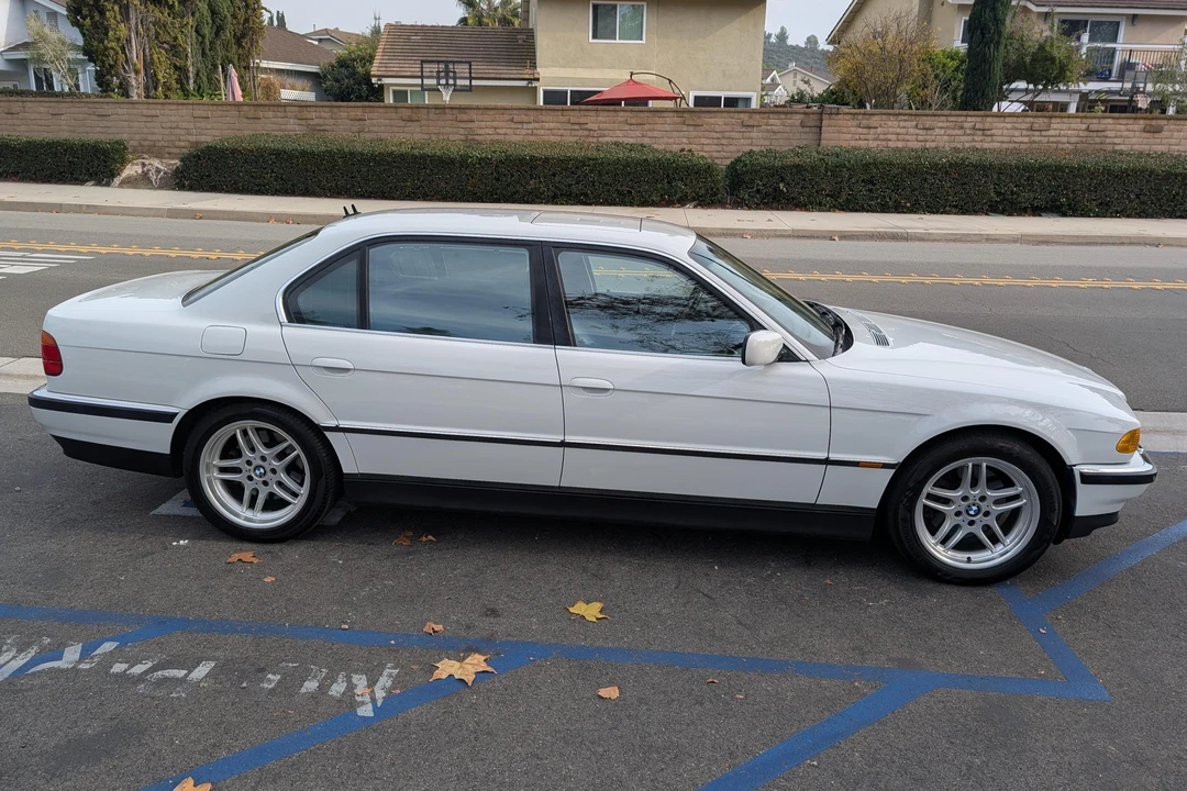 2000 BMW E38 750i & 750iL Sedan - Image 3 of 31