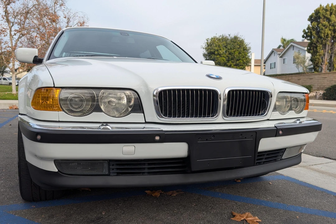 2000 BMW E38 750i & 750iL Sedan - Image 7 of 31