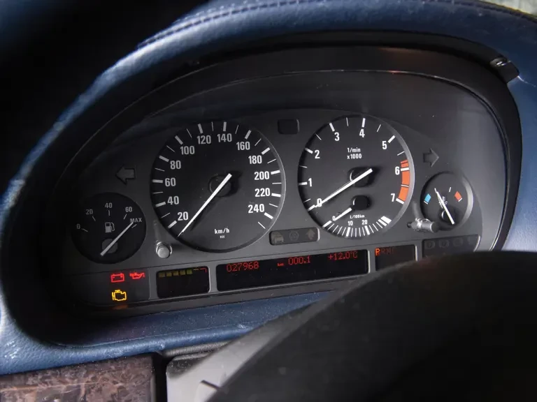 2000 BMW E38 750i & 750iL Sedan - Image 6 of 8