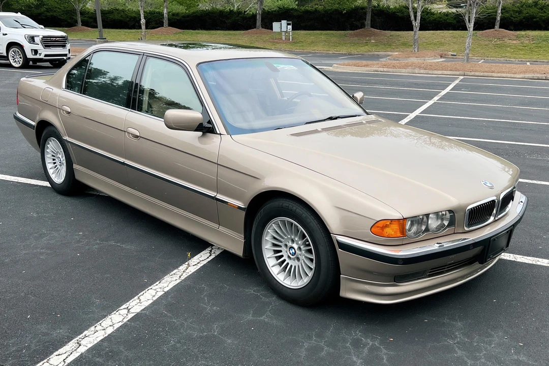 2000 BMW E38 750i & 750iL Sedan - Image 6 of 6