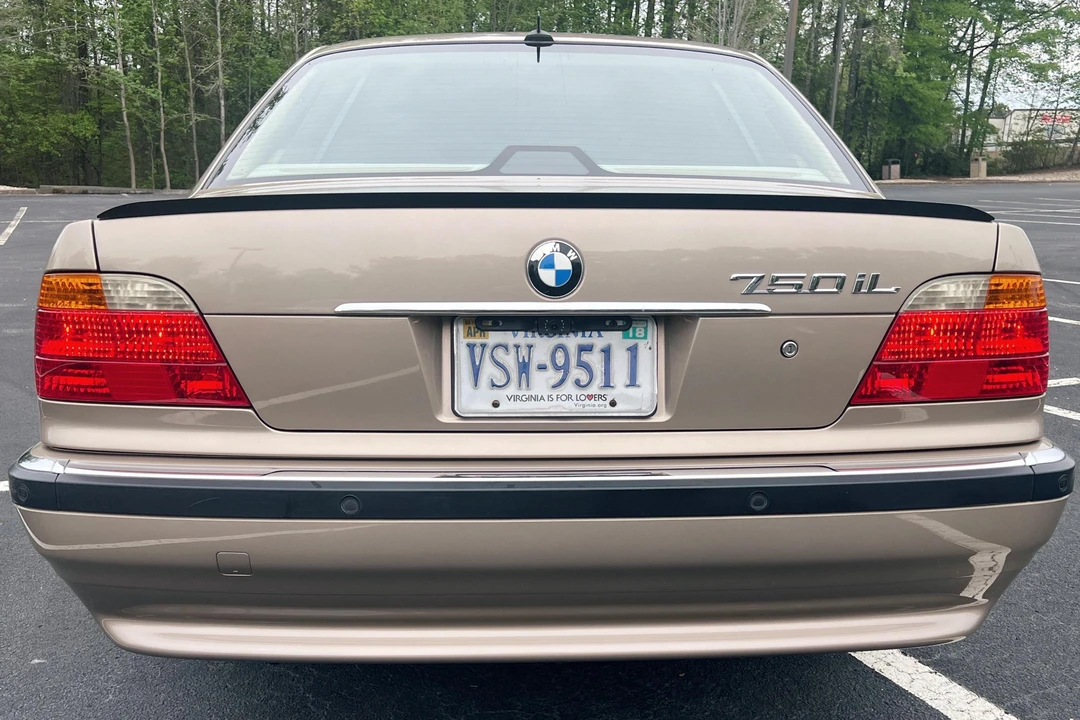 2000 BMW E38 750i & 750iL Sedan - Image 5 of 6