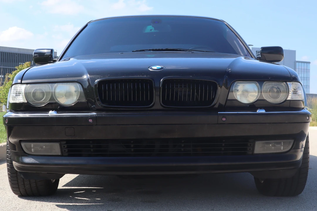 2000 BMW E38 750i & 750iL Sedan - Image 2 of 6