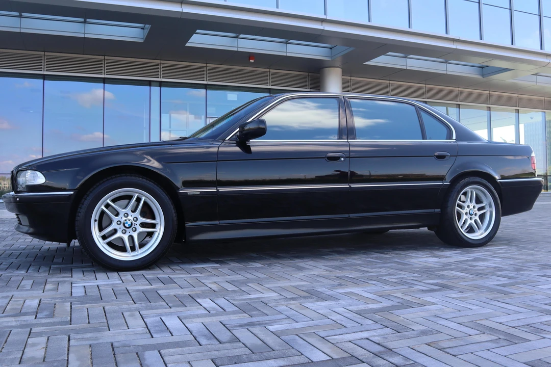 2000 BMW E38 750i & 750iL Sedan - Image 3 of 6