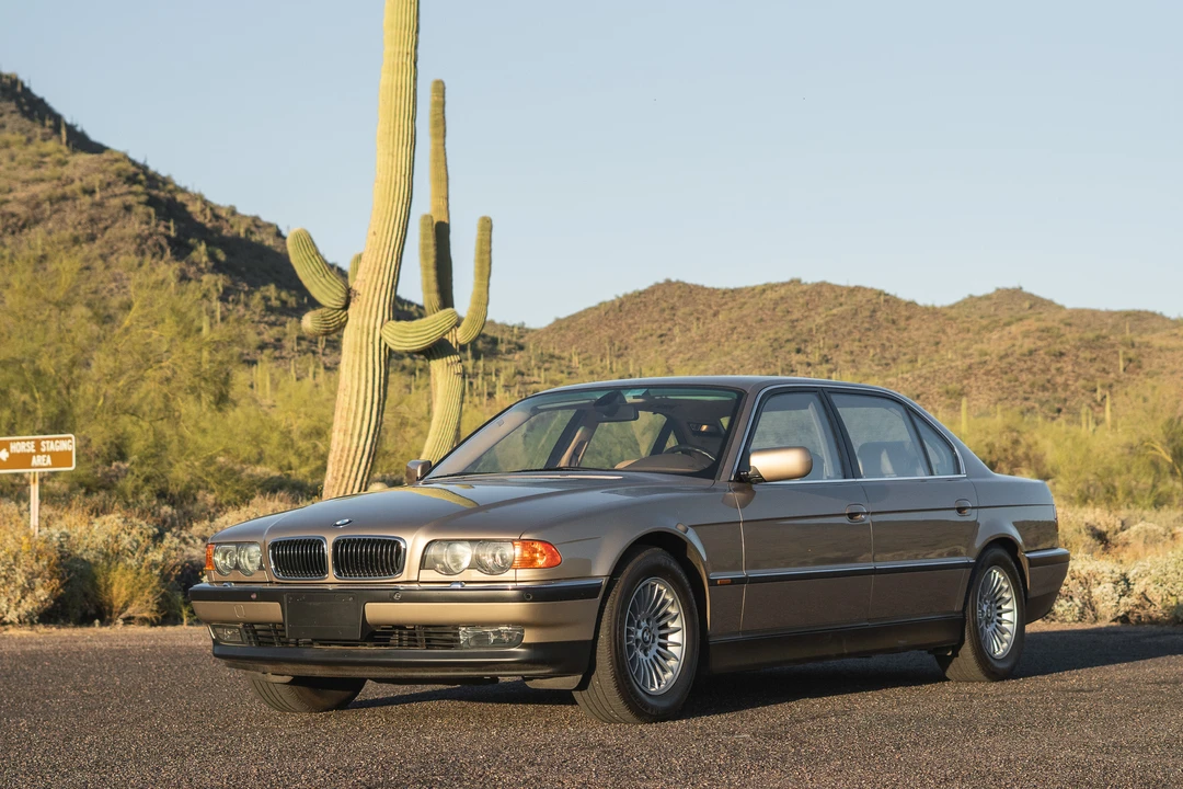 2000 BMW E38 750i & 750iL Sedan - Image 2 of 31