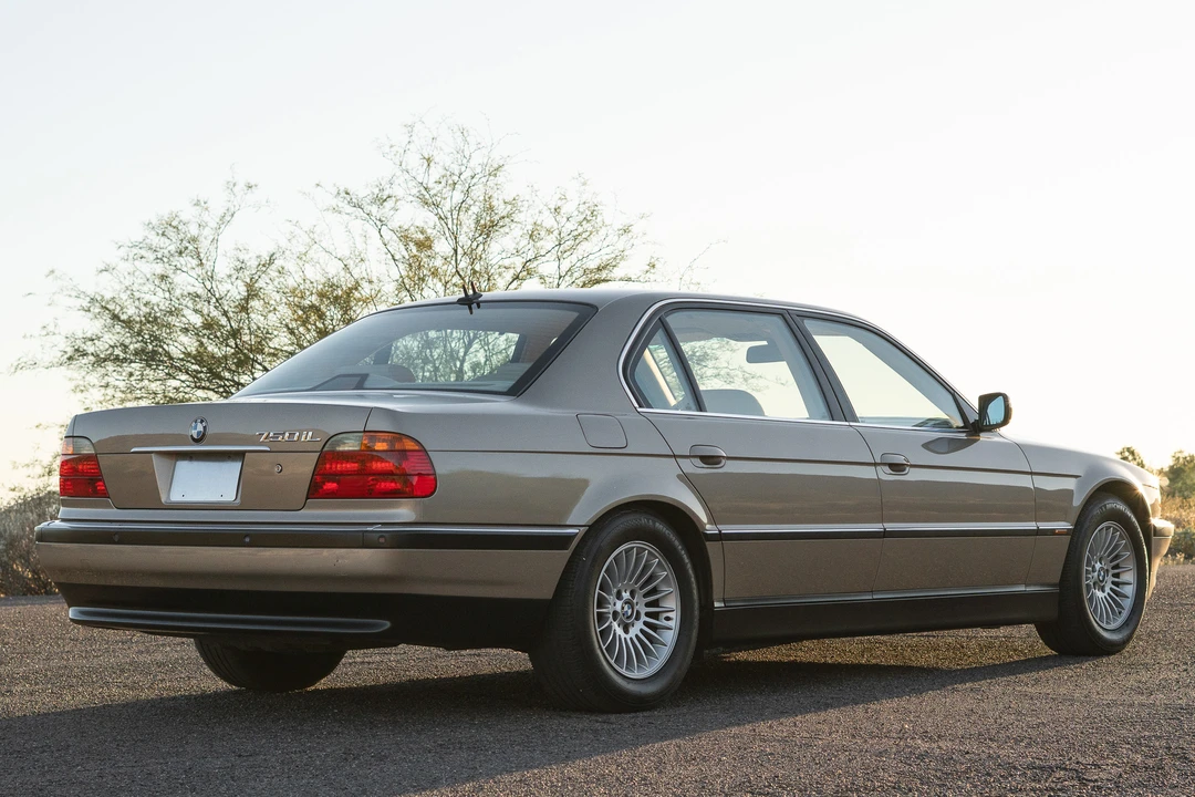 2000 BMW E38 750i & 750iL Sedan - Image 8 of 31