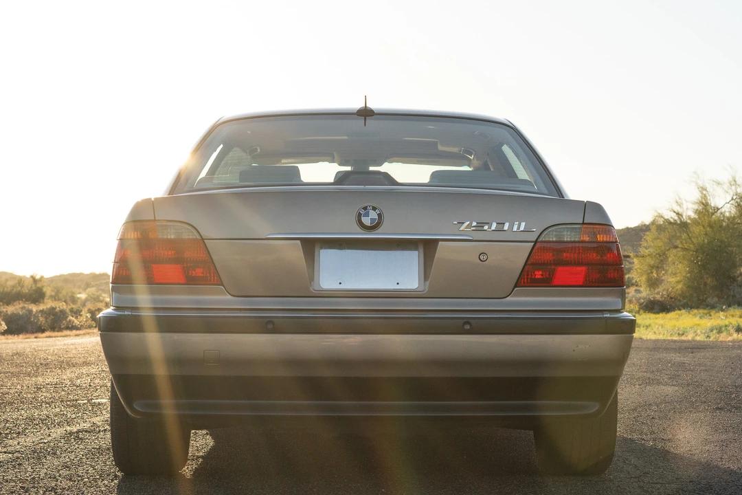 2000 BMW E38 750i & 750iL Sedan - Image 7 of 31
