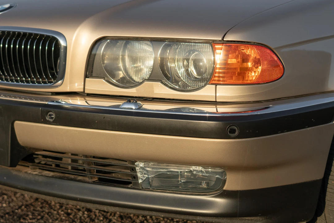 2000 BMW E38 750i & 750iL Sedan - Image 14 of 31