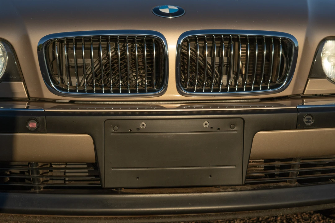 2000 BMW E38 750i & 750iL Sedan - Image 23 of 31