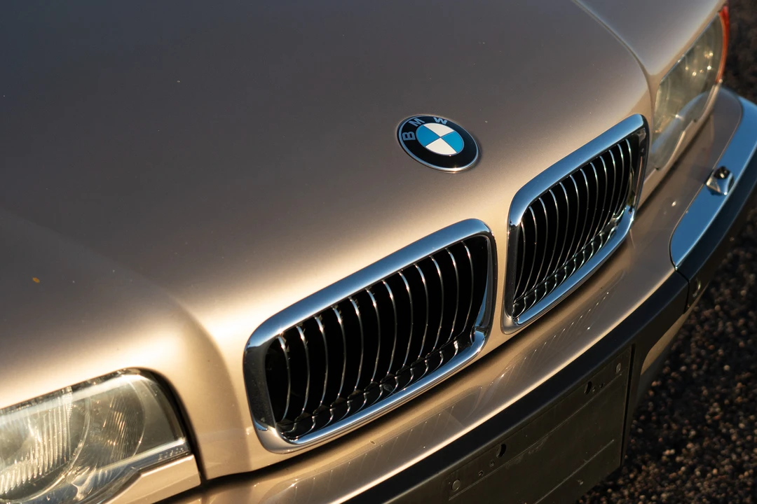 2000 BMW E38 750i & 750iL Sedan - Image 30 of 31