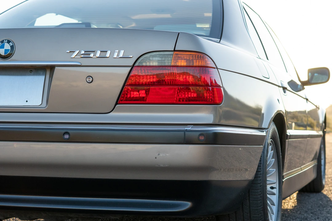 2000 BMW E38 750i & 750iL Sedan - Image 16 of 31