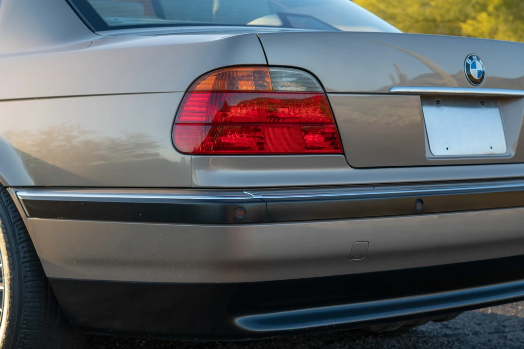 2000 BMW E38 750i & 750iL Sedan - Image 15 of 31