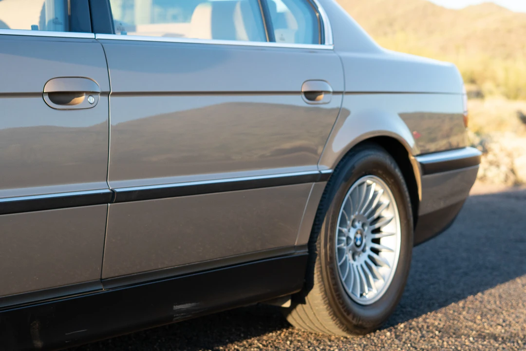 2000 BMW E38 750i & 750iL Sedan - Image 20 of 31