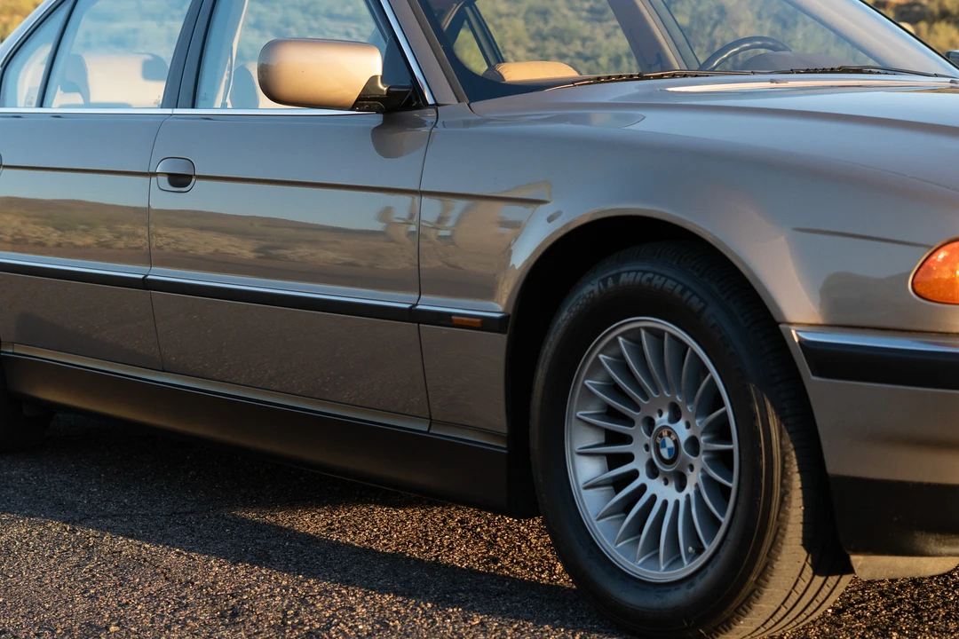 2000 BMW E38 750i & 750iL Sedan - Image 17 of 31