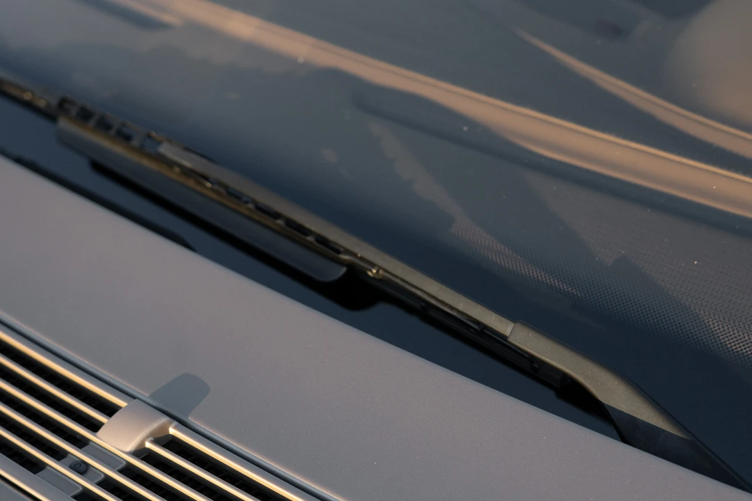 2000 BMW E38 750i & 750iL Sedan - Image 25 of 31