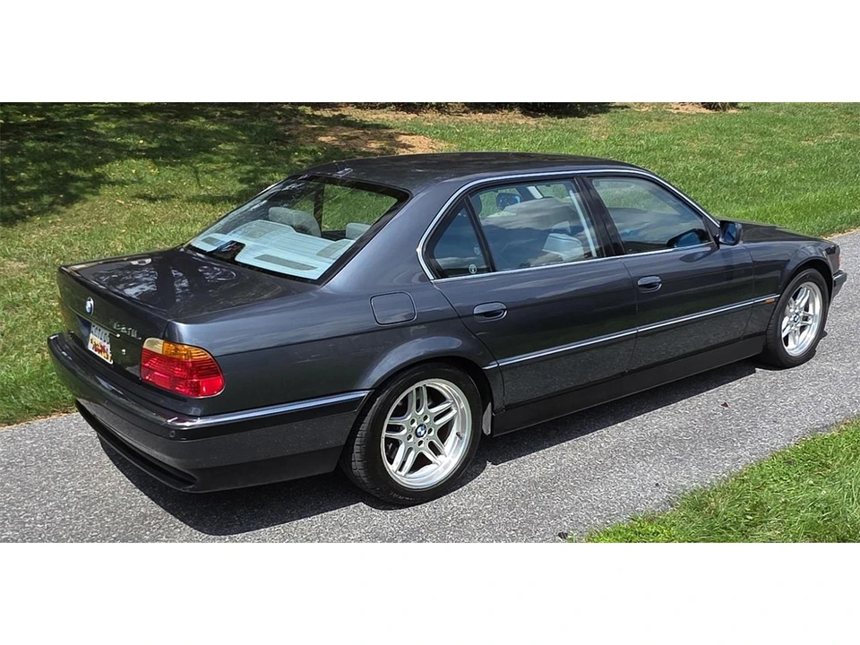2000 BMW E38 750i & 750iL Sedan - Image 14 of 31