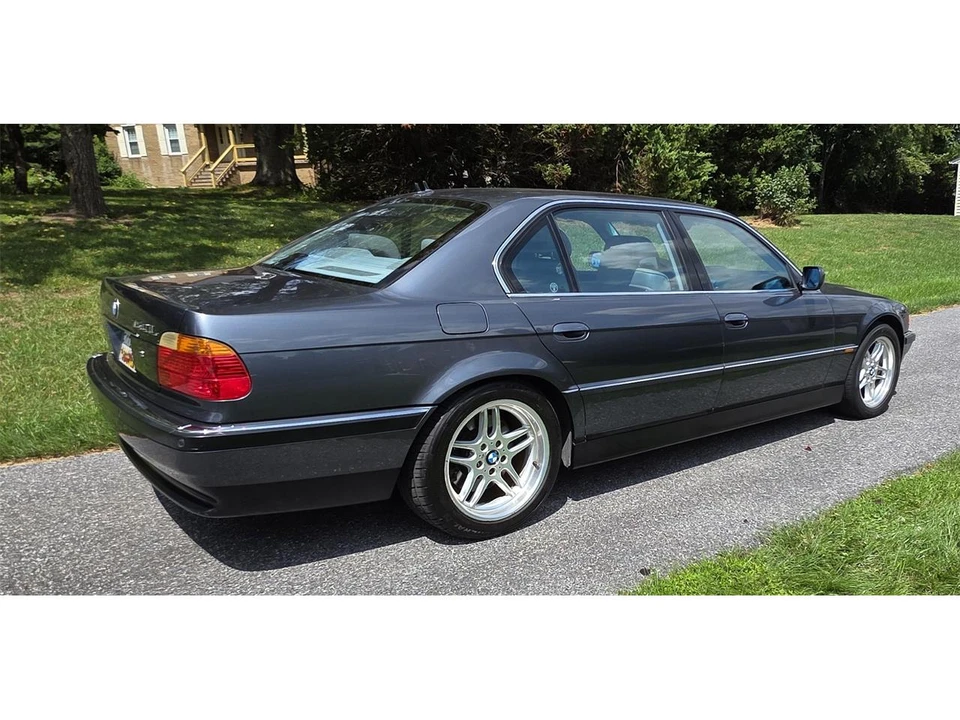 2000 BMW E38 750i & 750iL Sedan - Image 15 of 31