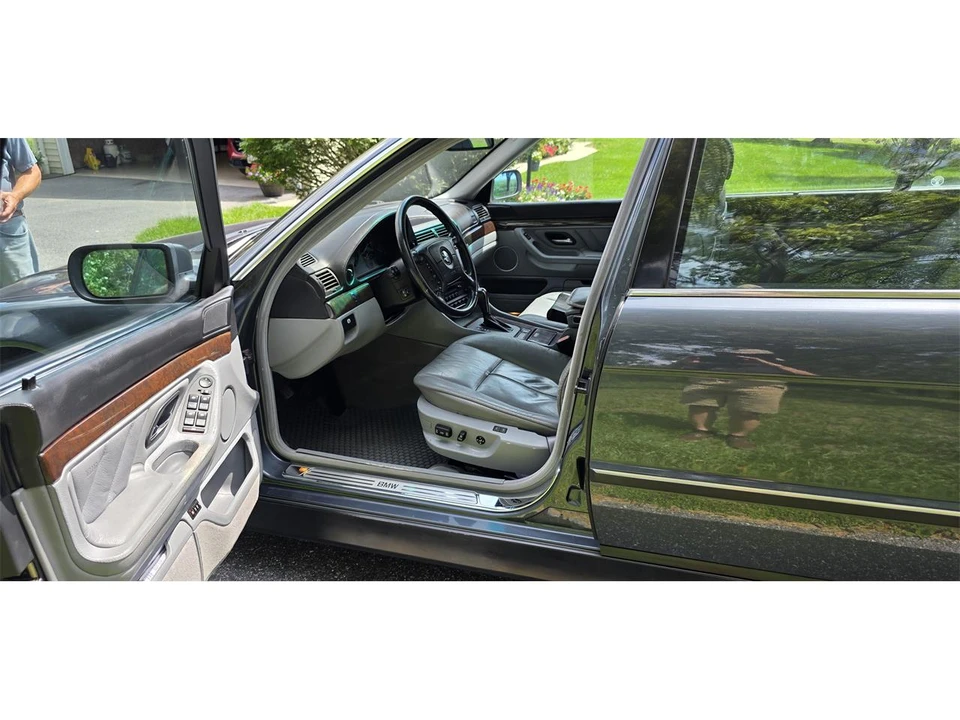 2000 BMW E38 750i & 750iL Sedan - Image 22 of 31