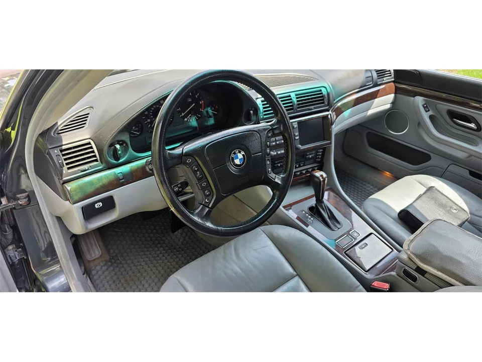 2000 BMW E38 750i & 750iL Sedan - Image 23 of 31