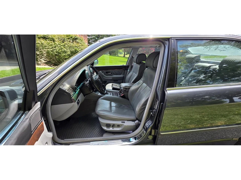 2000 BMW E38 750i & 750iL Sedan - Image 25 of 31