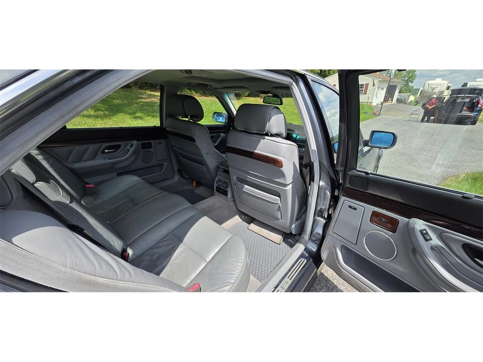 2000 BMW E38 750i & 750iL Sedan - Image 31 of 31