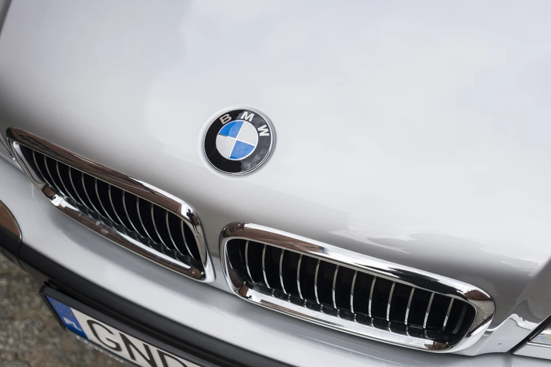 2000 BMW E38 750i & 750iL Sedan - Image 13 of 31
