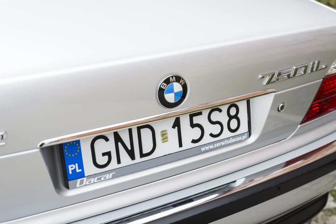 2000 BMW E38 750i & 750iL Sedan - Image 28 of 31