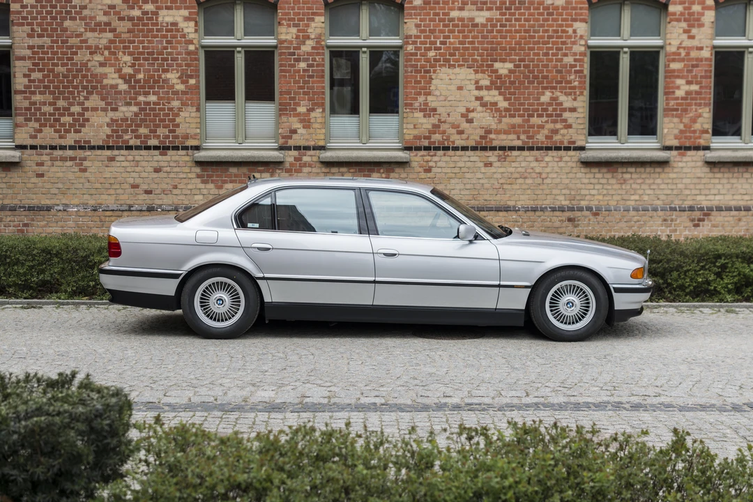 2000 BMW E38 750i & 750iL Sedan - Image 8 of 31