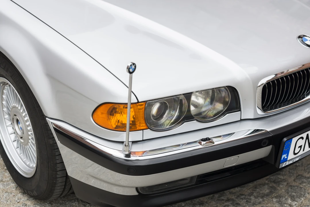 2000 BMW E38 750i & 750iL Sedan - Image 17 of 31
