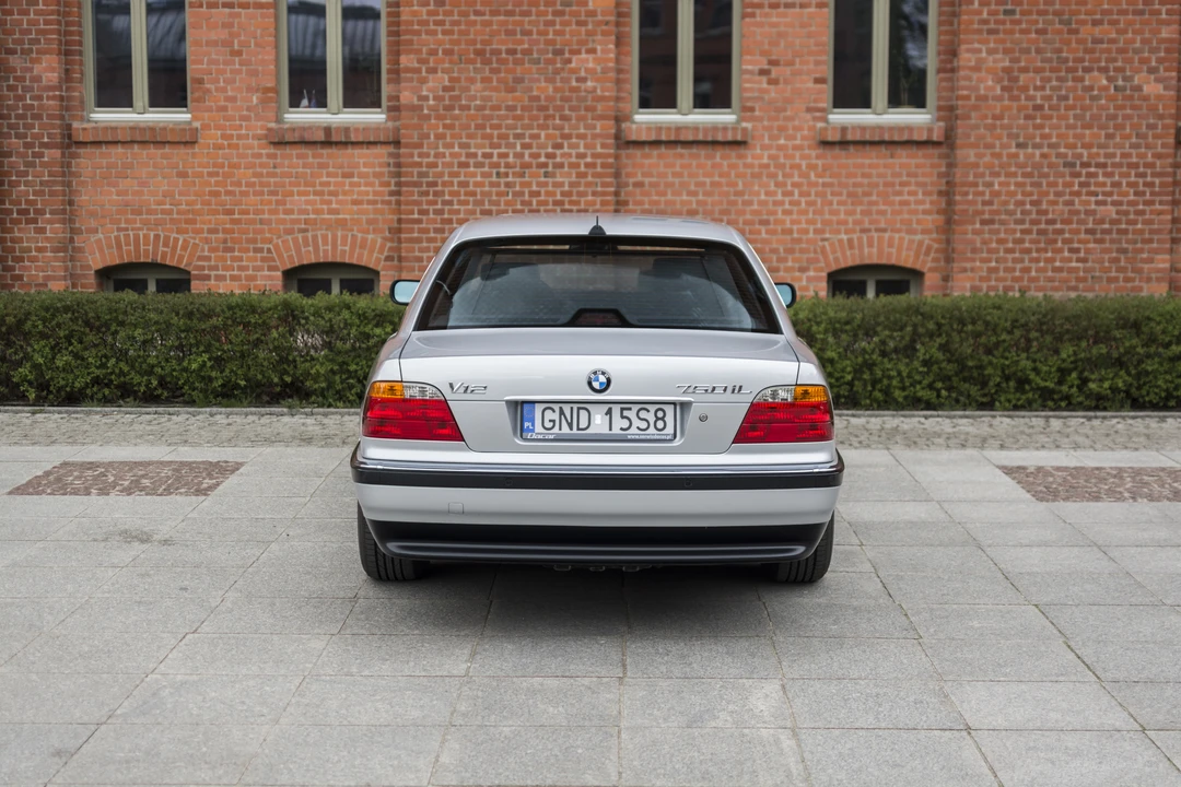 2000 BMW E38 750i & 750iL Sedan - Image 6 of 31