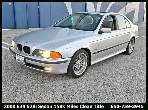 2000 BMW E39 528i Sport Sedan