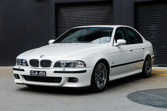 2000 BMW M5