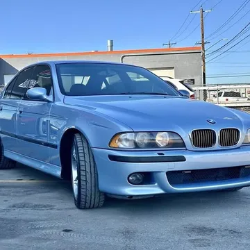 2000 BMW M5