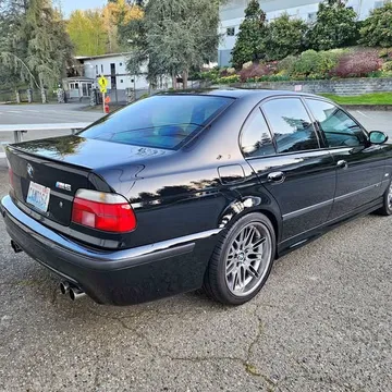 2000 BMW M5