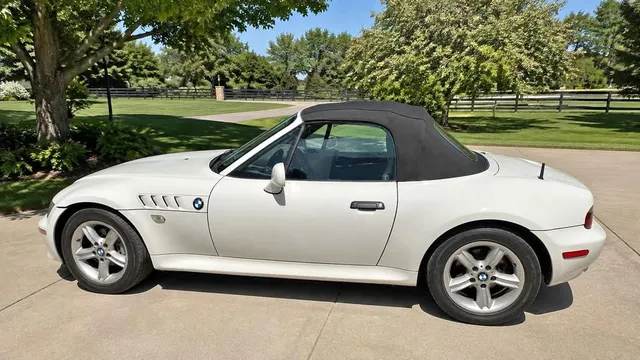 2000 BMW Z3 2.3 Roadster 2D