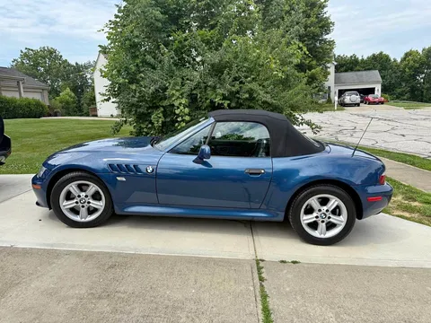 2000 BMW Z3 2.3 Roadster 2D
