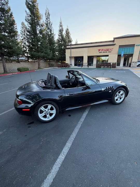 2000 BMW Z3 Roadster - Image 2 of 10