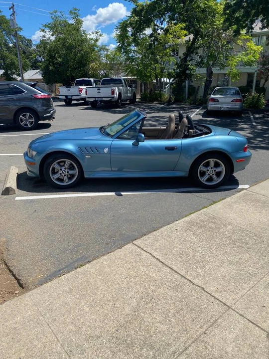 2000 BMW Z3 Roadster - Image 2 of 12
