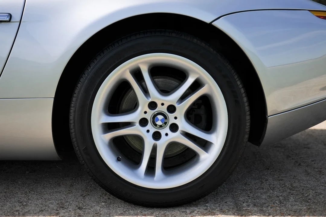 2001 BMW Z8 - Image 13 of 30