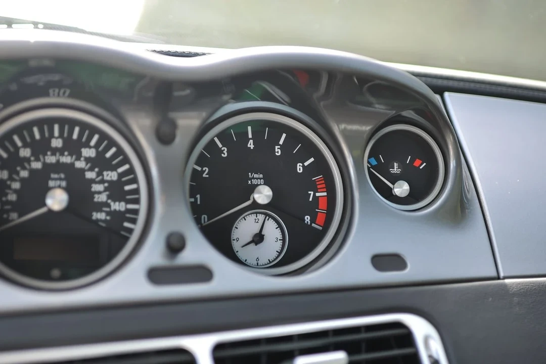 2001 BMW Z8 - Image 27 of 30