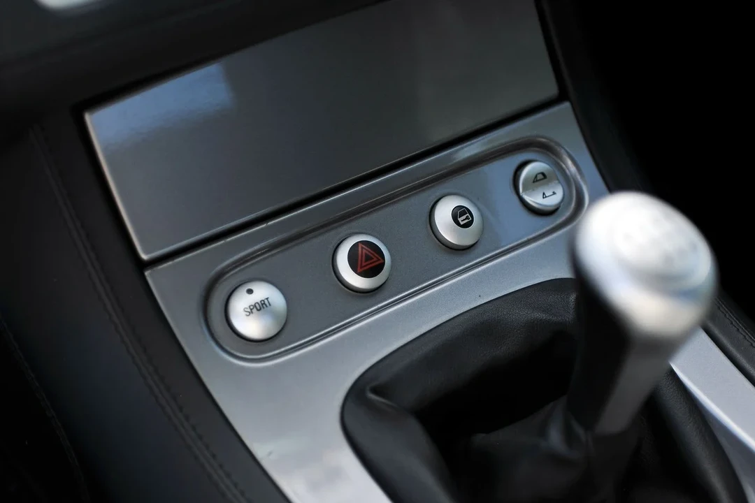 2001 BMW Z8 - Image 29 of 30