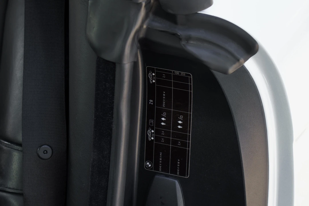 2000 BMW Z8 - Image 13 of 31